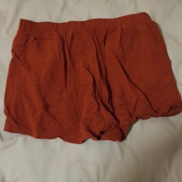 Shorts w/ pockets - Picture 3 of 3